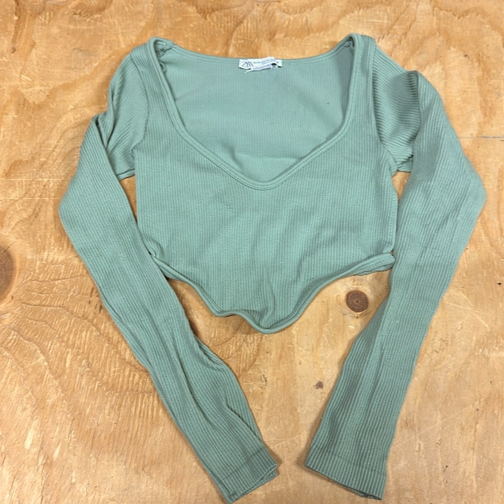 Zara long sleeve crop ribbed top